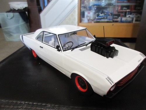 1:18 GreenLight Pre-Production Sample 1969 Chrysler VF Valiant WHITE DDA Blown - Picture 7 of 12