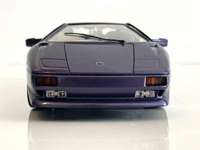 Burago 1990 Lamborghini Diablo Diecast Model Car Purple 1:18 Scale