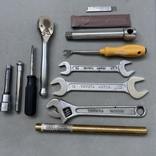 TOYOTA Motor Mechanic Tool Set Ratchet Angle Wrench Screwdriver Air Gauge OEM