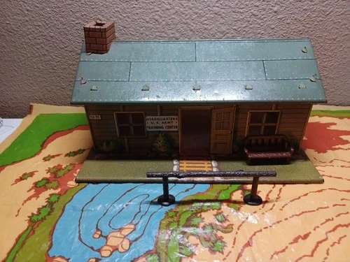 Marx Tin U.S. Army Headquarters w/15 Marx Ft. Apache Soldiers