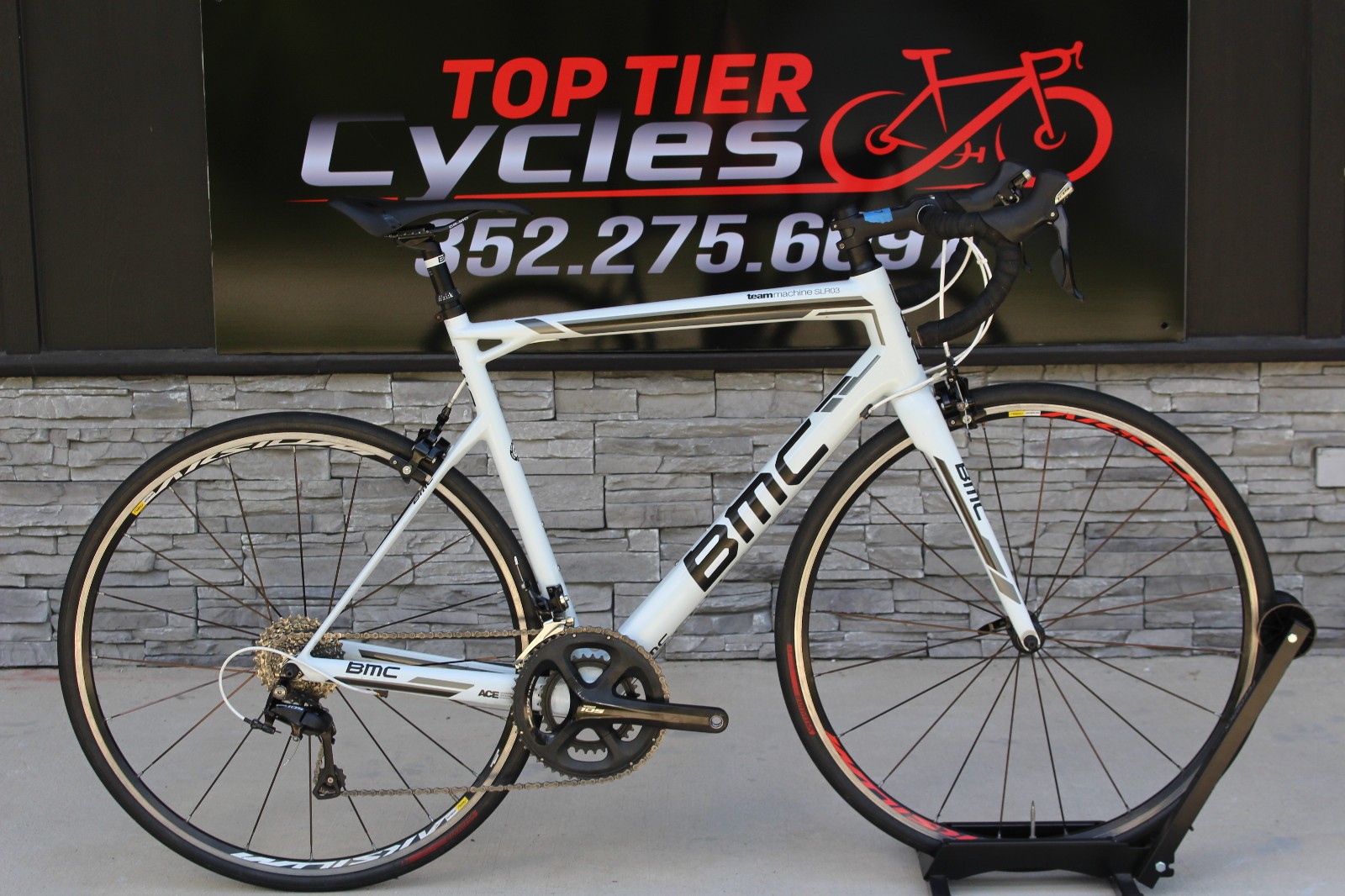 57 cm - 2016 BMC TeamMachine SLR03- 105- 19lbs- Full Carbon. - INV 1317