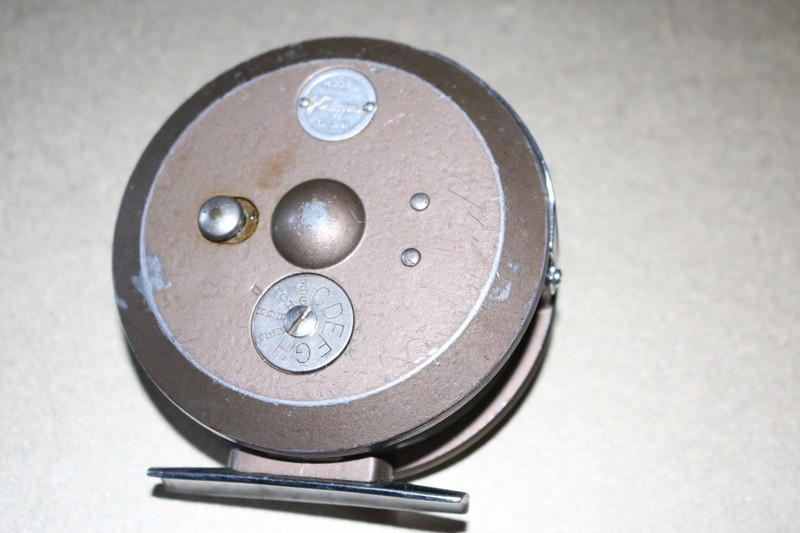 vintage J.C. Higgins model 3141 fly fishing reel WF-7-S Wet-Cel II works well