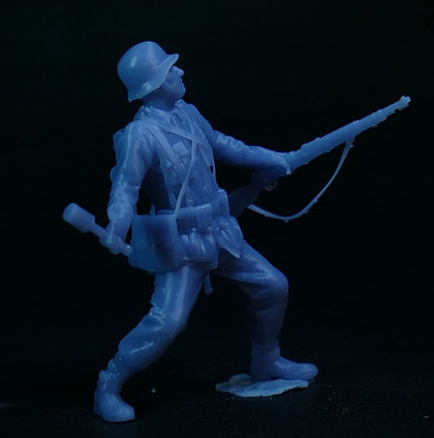 1/35 WWII German Soldier Throwing Grenade - High Detail Resin - Artejaol Studios