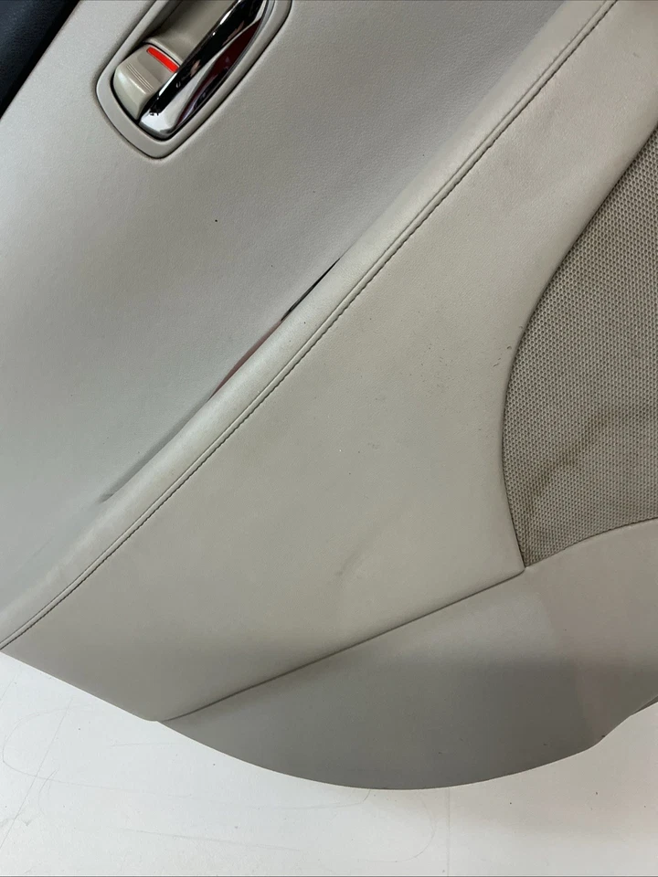 07-11 LEXUS ES350 LEFT REAR DOOR PANEL TRIM 67722 X1406 - Image 3 of 4