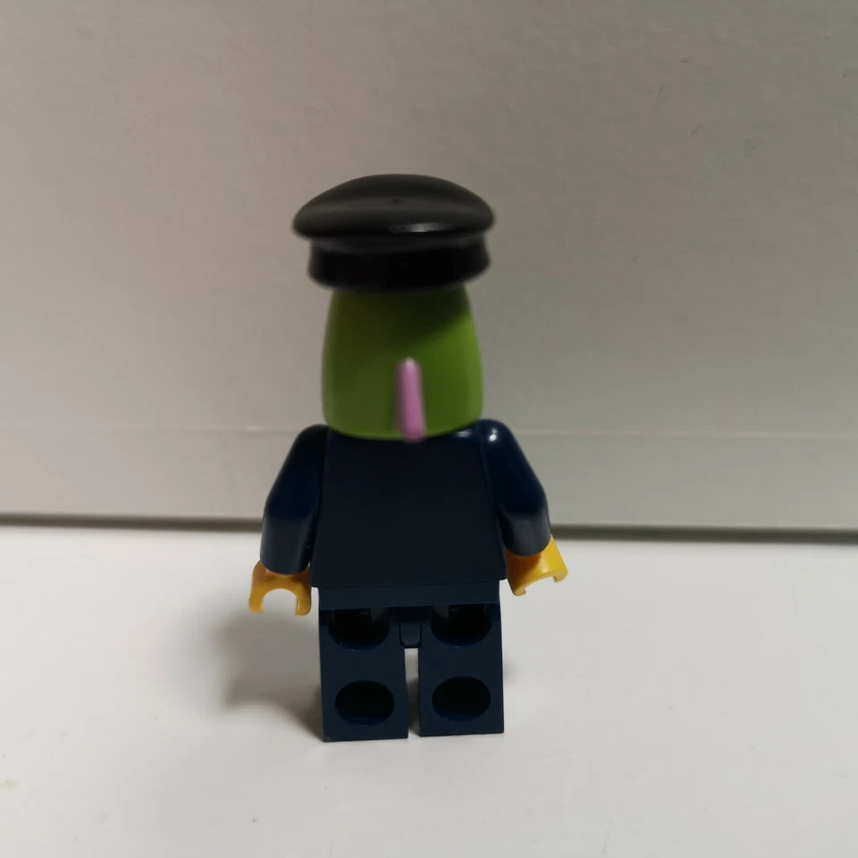Lego - SpongeBob SquarePants - Express Bus Driver - Genuine Minifigure - Image 2 of 2