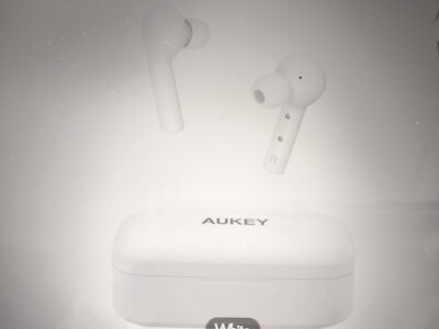 Aukey Move Compact II Superior Sound Wireless Earbuds new in box White