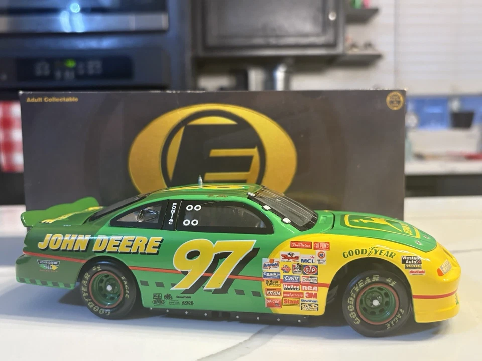CHAD LITTLE #97 JOHN DEERE 1997 PONTIAC ELITE OF 2,500 C249703033-2 1:24 NASCAR - Image 4 of 4