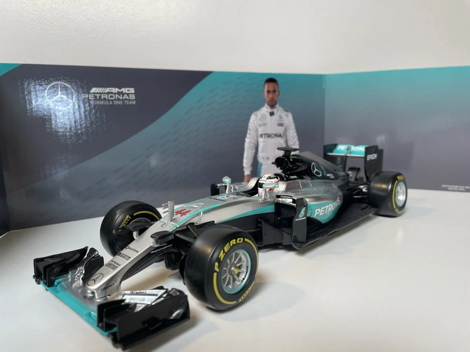Burago 1:18 Mercedes Benz AMG Petronas F1 FW07 Hybrid Lewis Hamilton British GP. - Image 3 of 4
