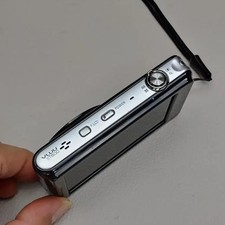 Samsung ST600 Compact Digital Camera with Charger  8GB Card Official