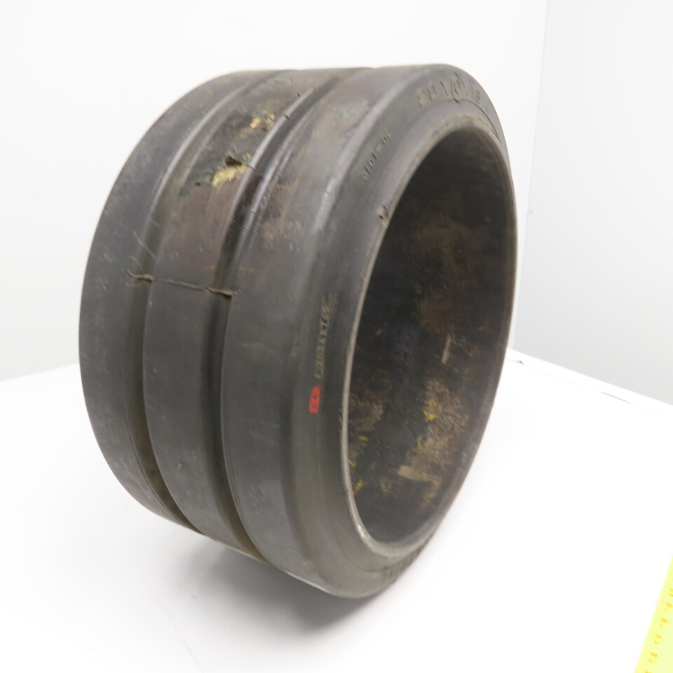 Camion Della Gomma Di Scoppio Fotografia Stock - Immagine Di Gomma Di Scoppio Image34353076 - Foto 7