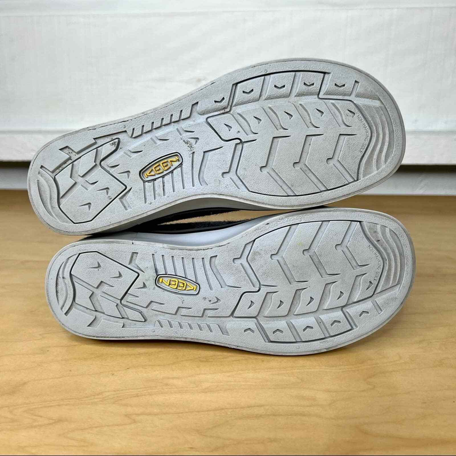 womens keen elsa sneaker