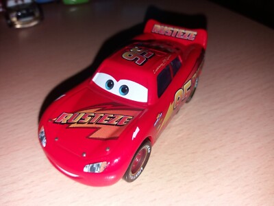 Disney Pixar Cars Lightning McQueen Rusteze 1:55 Metall