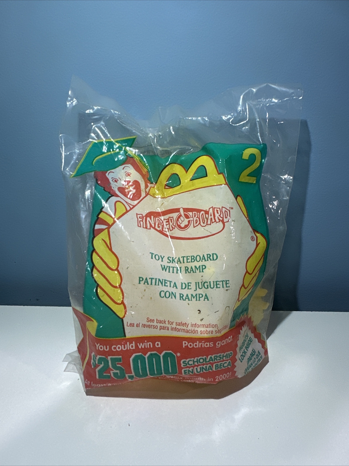 Toy Skateboard With Ramp Finger Board #2 McDonald's Happy Meal 2000 NIP