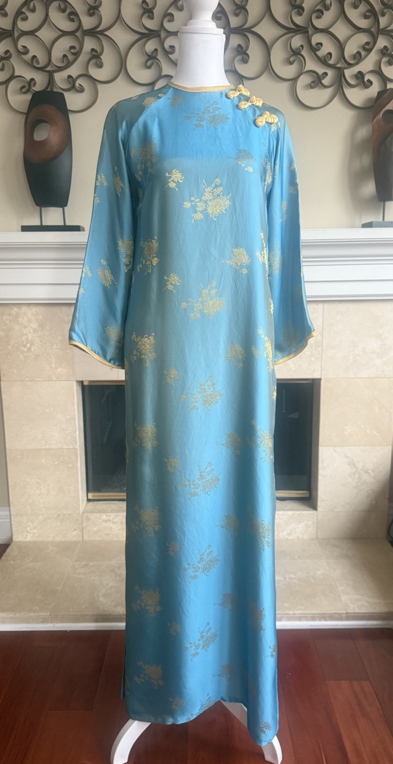 Ao Dai Vietnamese With Pants . Size M