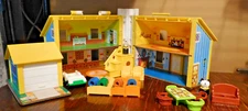 1969 Fisher Price Little People Play Family House 952 - Complete with Box