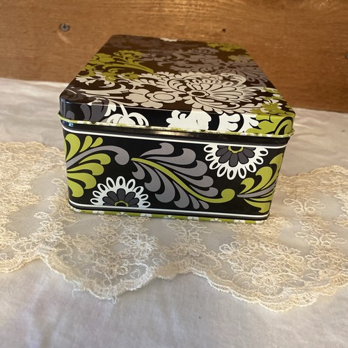 Vera Bradley Collectible Tin 2010 Rectangle Hinge Flip Top ~8x5x2.75” Recipe - Picture 4 of 5