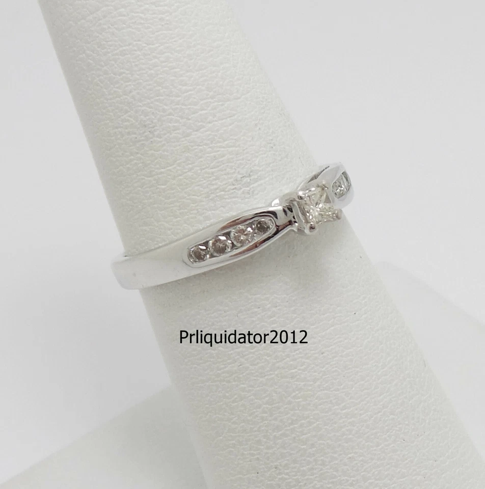 Alianza de anillo de boda de aniversario de compromiso de diamantes naturales de 1/5 quilates de oro blanco de 10 quilates Foto 2 de 4