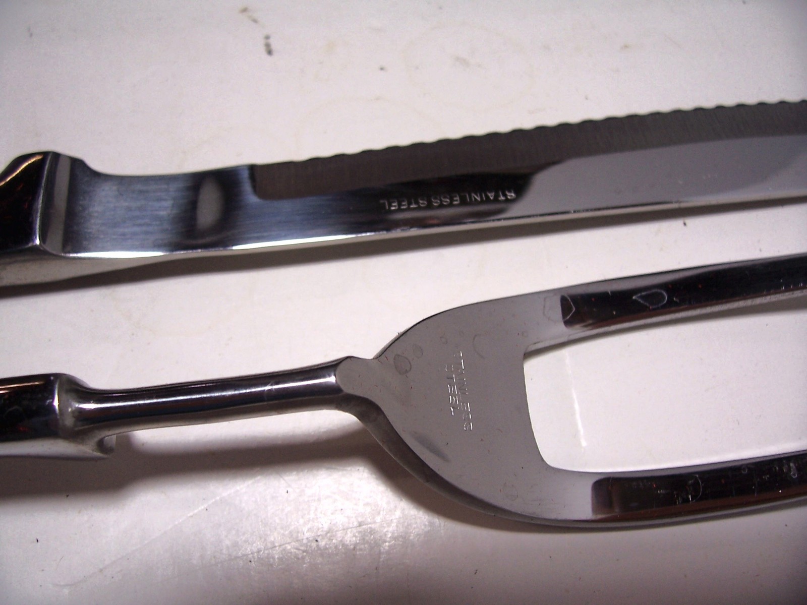 VTG MARKED JAPAN STAINLESS STEEL CARVING KNIFE &  FORK SET EXCELLENT CONDITION