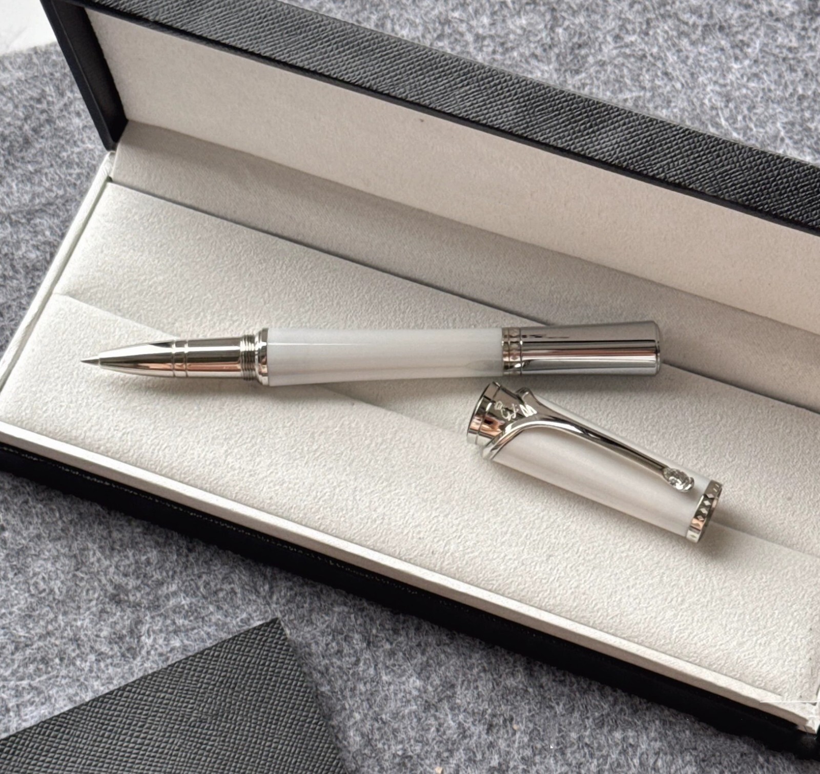 Deluxe Princess Series White - Silver Clip 0.7mm Rollerball Pen No Box