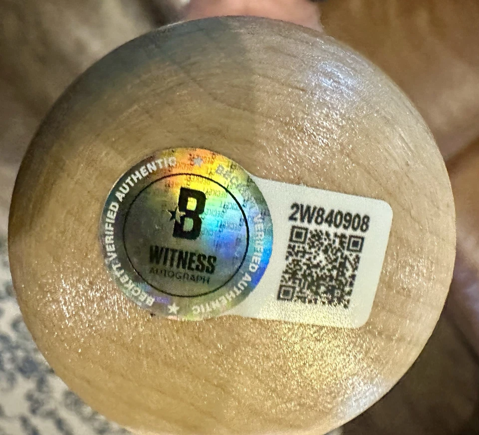 Louisville Slugger baseball bat. Hand-signed by Jose Altuve (Houston Astros). - Image 2 of 3