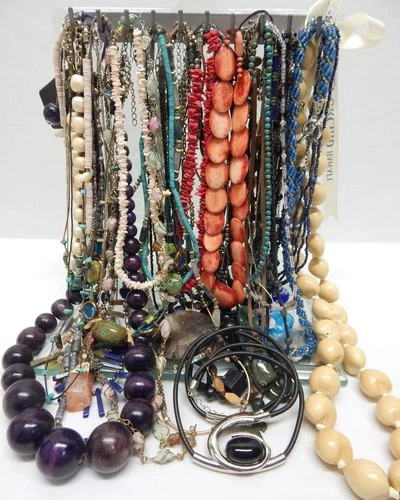 FASHION / COSTUME/ CRAFT JEWELRY NECKLACE LOT - VINTAGE TO NOW