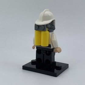 LEGO Security Guard Minifigure Fire Helmet Super Heroes The Batman Movie 70901