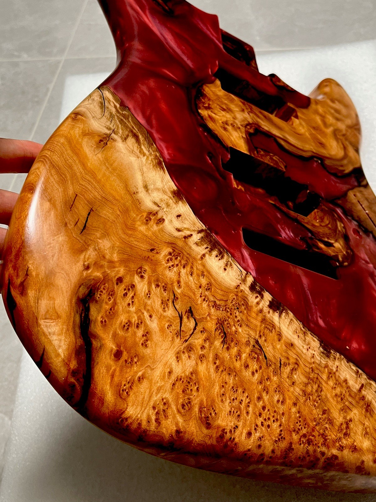 Chitarra elettrica AAAAA Burl Wood full epossixy resin corpo di ricambio personalizzato foto 4