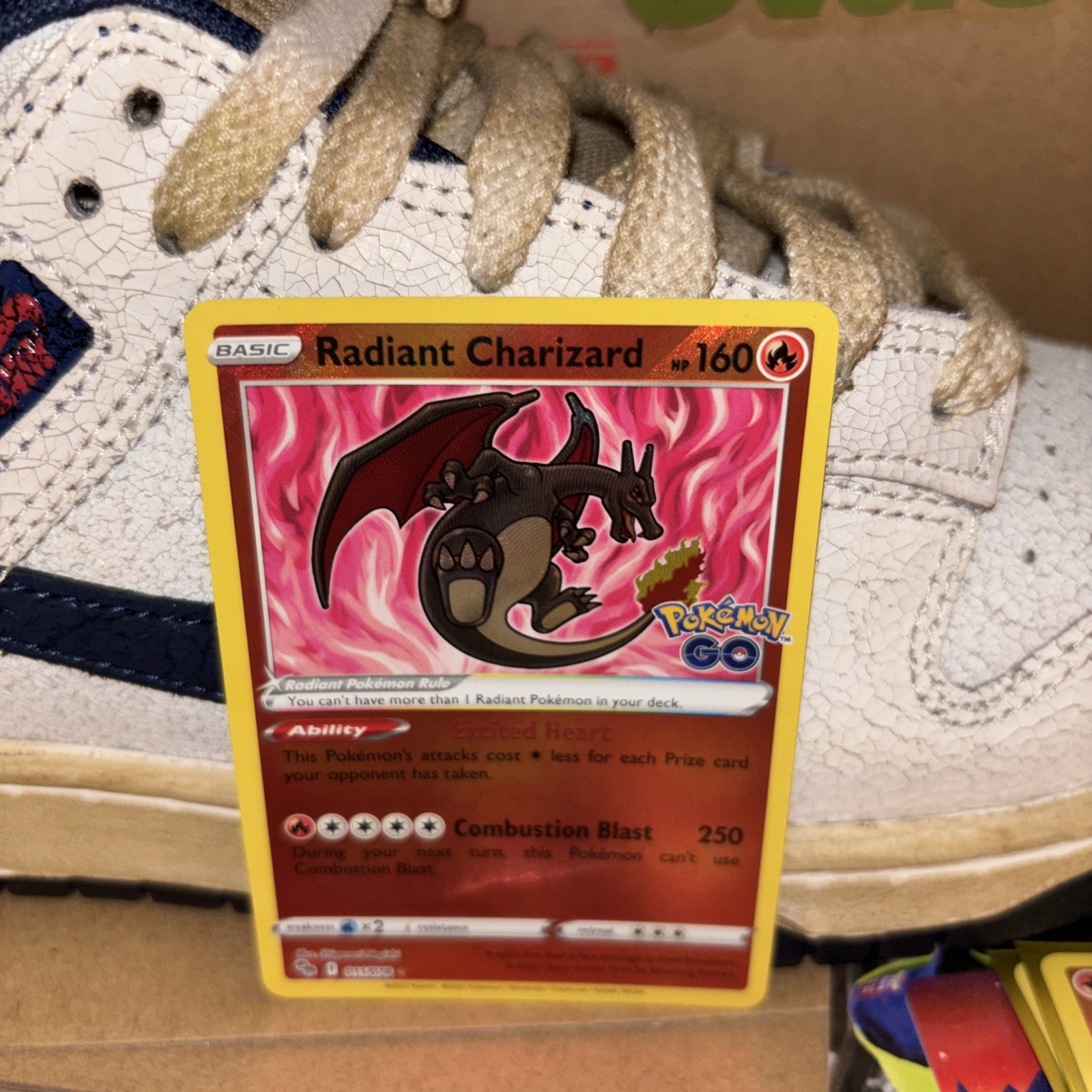 Pokémon TCG Radiant Charizard - Pokemon GO NM