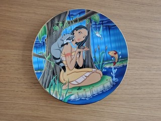 Disney Pocahontas Decorative Plate excellent condition