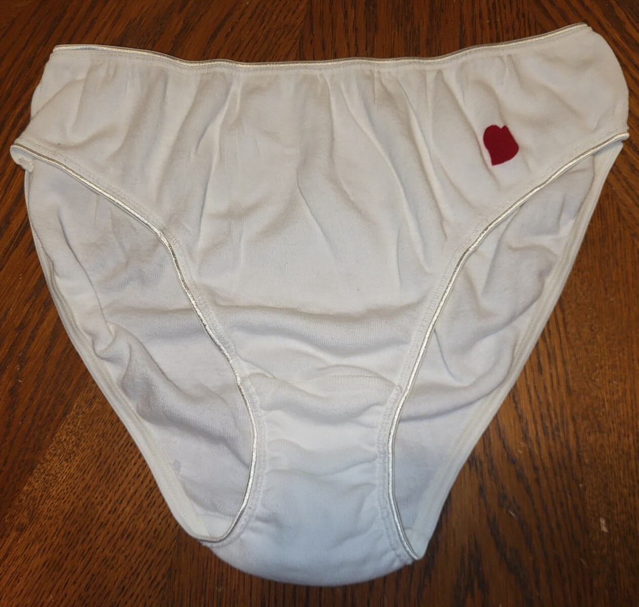 Vintage Avon Intimates Cotton Valentines Panties With HeartSize Small