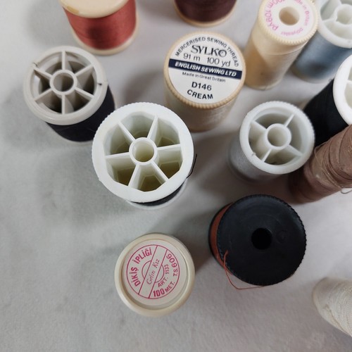 Mixed Makes Sewing Thread 21 Spools Various Colours Sylko Eagle Chadwicks Used - Picture 13 of 14