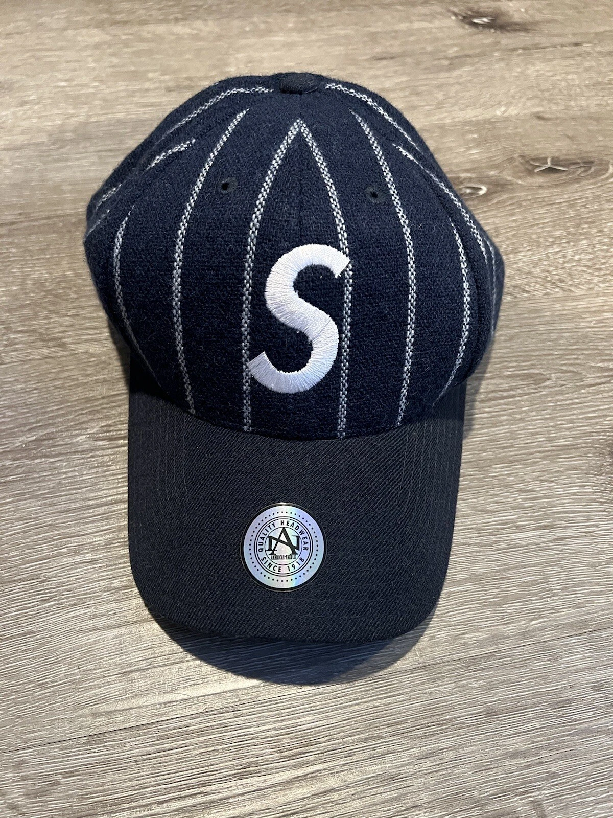 Capuchon logo American Needle Supreme 2008 en laine épingle S