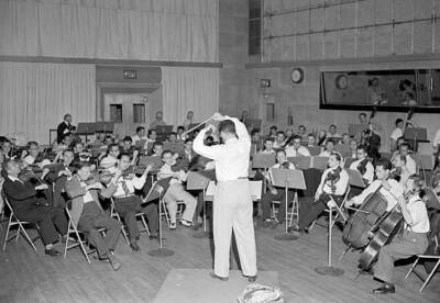 Bernard Herrmann Conducting Symphony Orchestra 2 Old 1940S Radio Photo