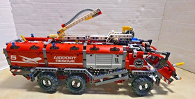 Retired Lego Technic 42068 Airport Rescue Vehicle Fire Truck w Manual No Box