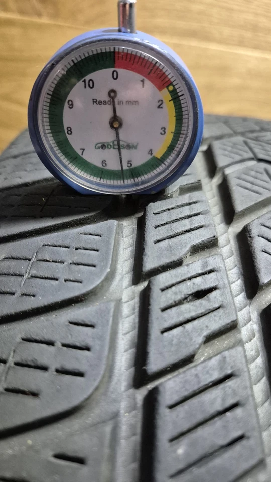 2x Winterreifen Pirelli Scorpion TM Winter MO 275/50 R20 113V DOT 3523 - Bild 3 von 4