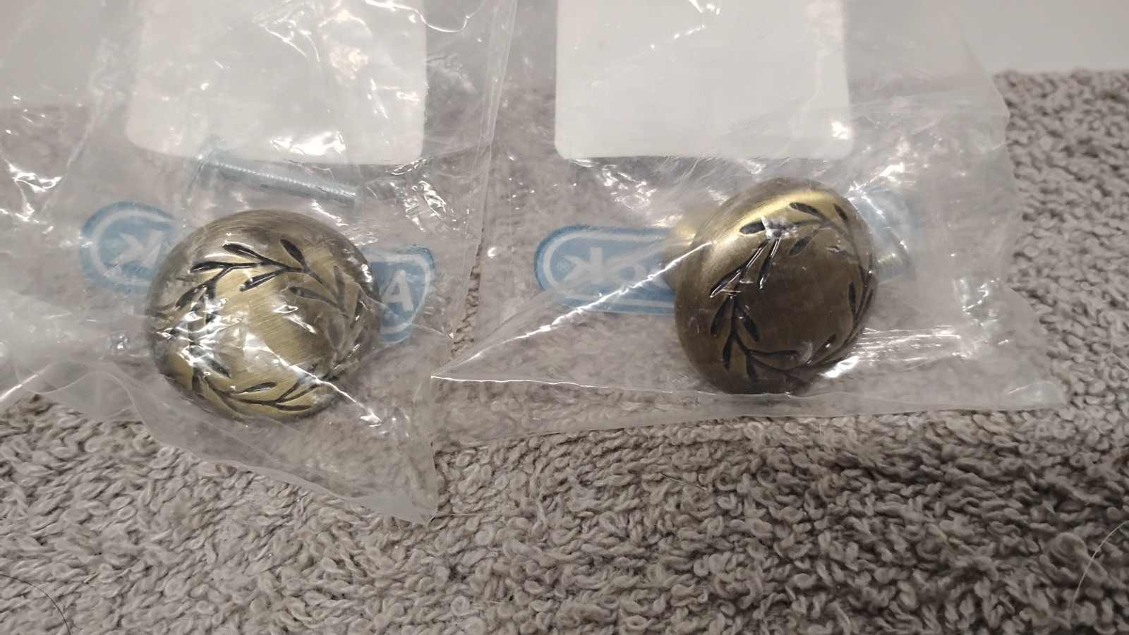 2 NEW AMEROCK BP1581EB Cabinet Knob Brass. (03)
