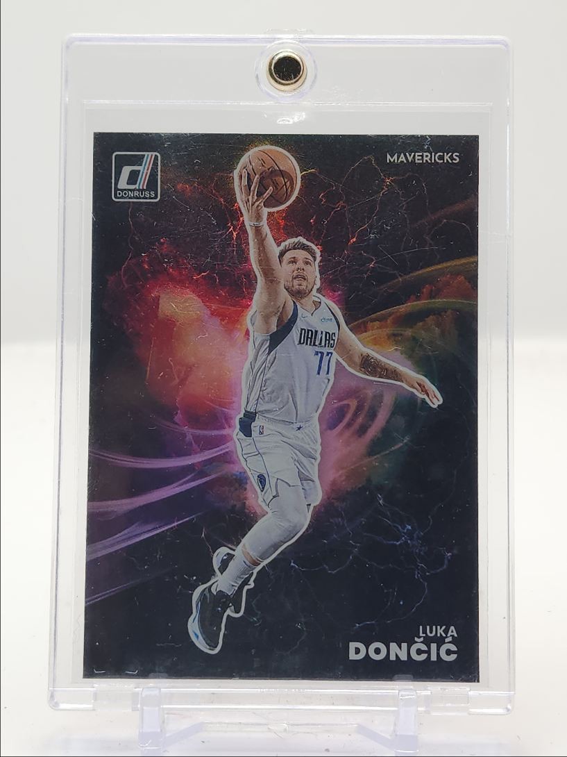 LUKA DONCIC 2022-23 DONRUSS NIGHT MOVES CASE HIT SSP MAVERICKS Q4408