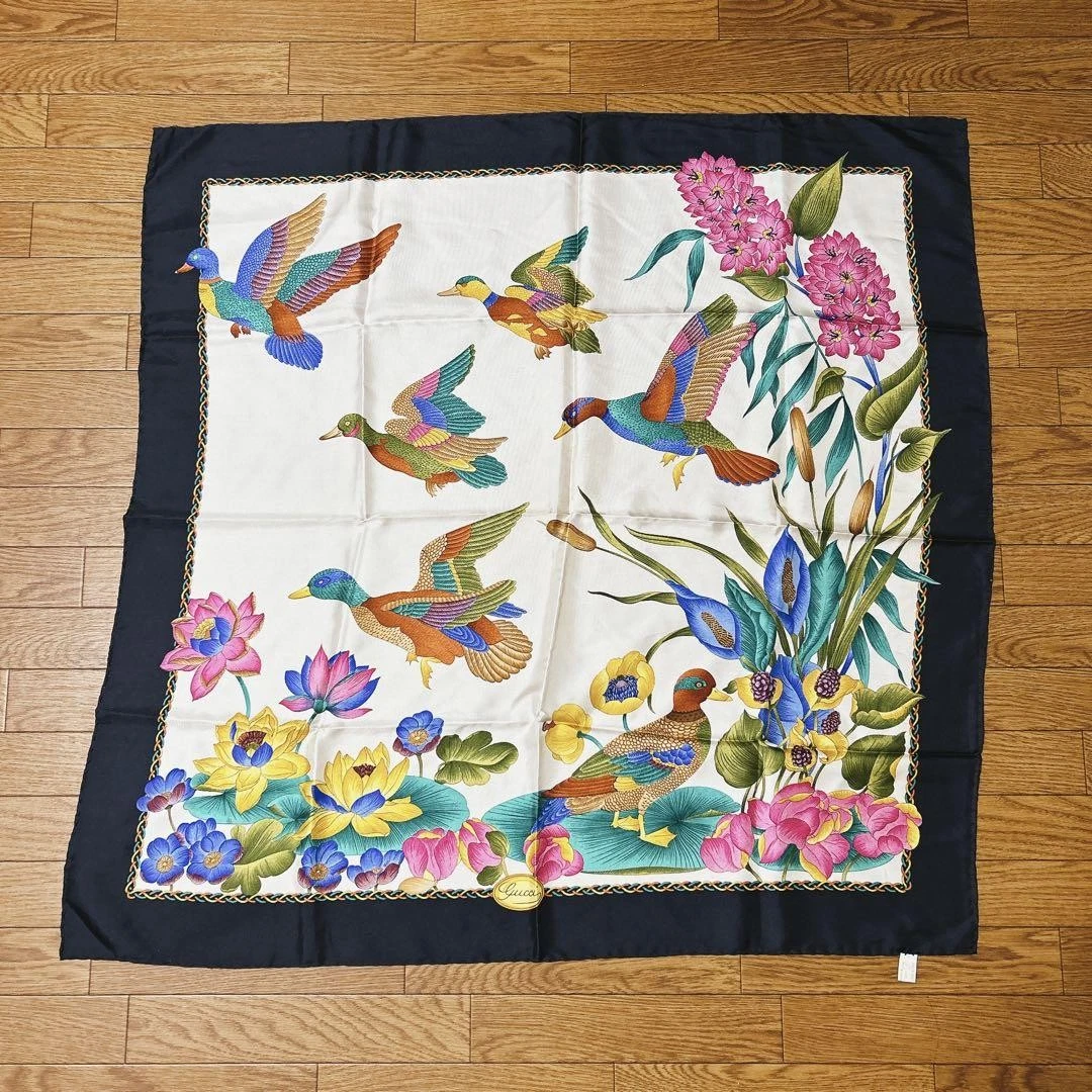Gucci 100% Soie Multicolore Motif Fleur de Canard 89 x 89cm Made in Italy Occasion
