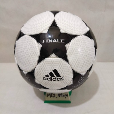 Adidas Finale 2 - official match ball - Champions League 2002/2003- Size 5