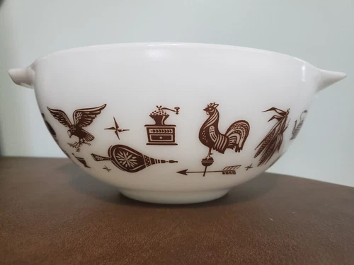 Vintage Pyrex 2.5 Quart Rooster Weathervane Pattern Nesting Bowl  Brown White