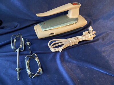 General Electric Hand Mixer 10M47, 3-Speed, Soft Pink, 2 Beaters, Cord