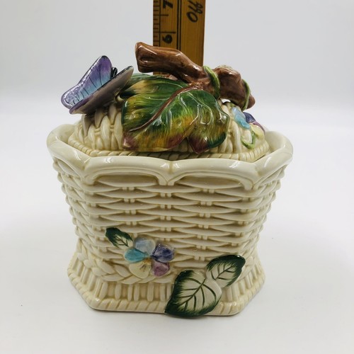 Fitz & Floyd Classics Old World Rabbits Lidded Basketweave Box With Butterflies - Picture 11 of 12