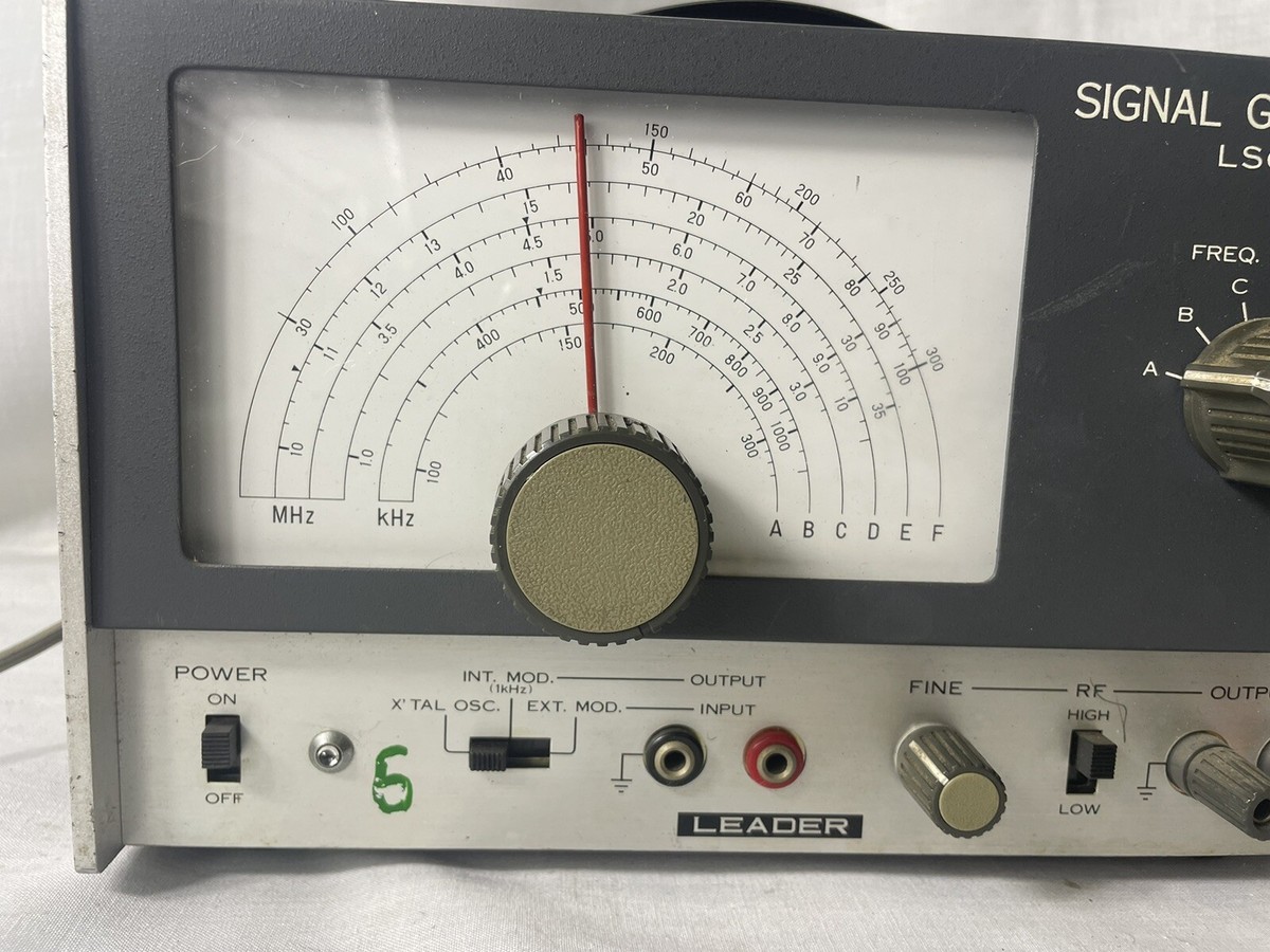 Vintage Leader Electronics LSG-16 Signal Generator working
