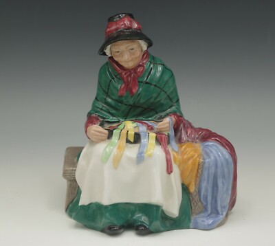 ROYAL DOULTON ENGLAND BONE CHINA HN 2017 SILKS AND RIBBONS SELLER VINTAGE 