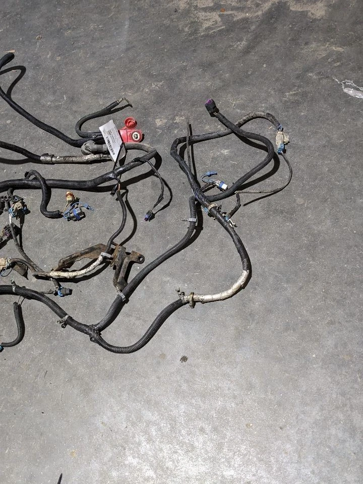 Arnés de cables de motor Avalanche 2003 5,3 L AT 4x4 1167642 Foto 2 de 4