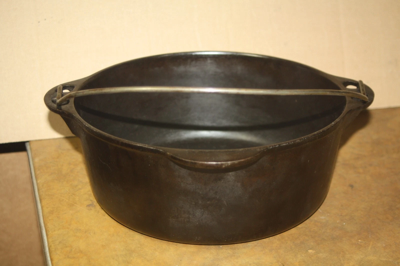 Nice Vintage Griswold No. 8 Dutch Oven 1273 C - Erie PA - No Lid - Oven Only