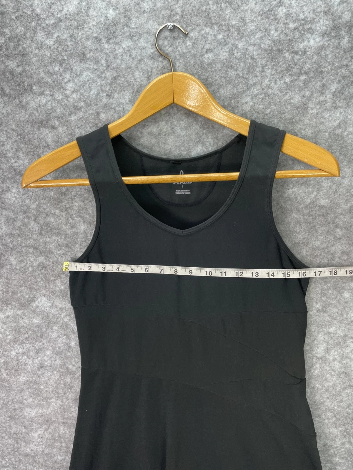 VETEMENTS prAna abito donna grande nero senza maniche aderente e svasato elasticizzato tempo libero