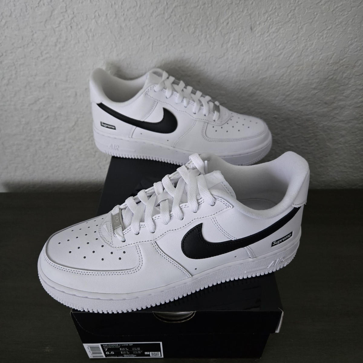 Nike Air Force 1 Low Supreme White Black Size 7 Men's/8.5 Women's