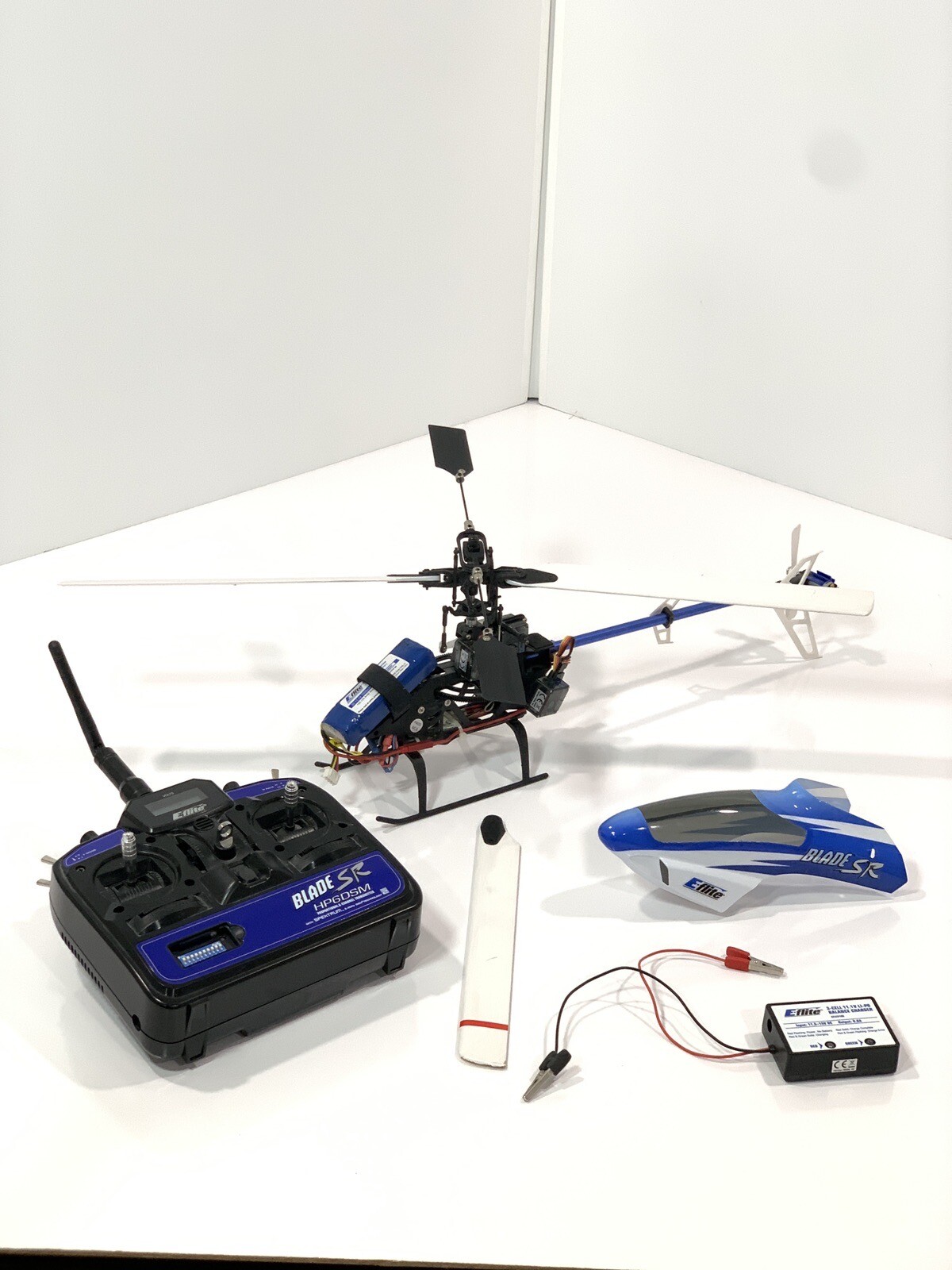 EFlite Blade SR Helicopter (Battery, Charger, Transmitter, +Blade