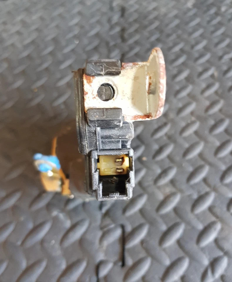 Subaru Legacy 2001 año RHD trasero derecho mecanismo cerradura puerta 9729 Foto 4 de 4